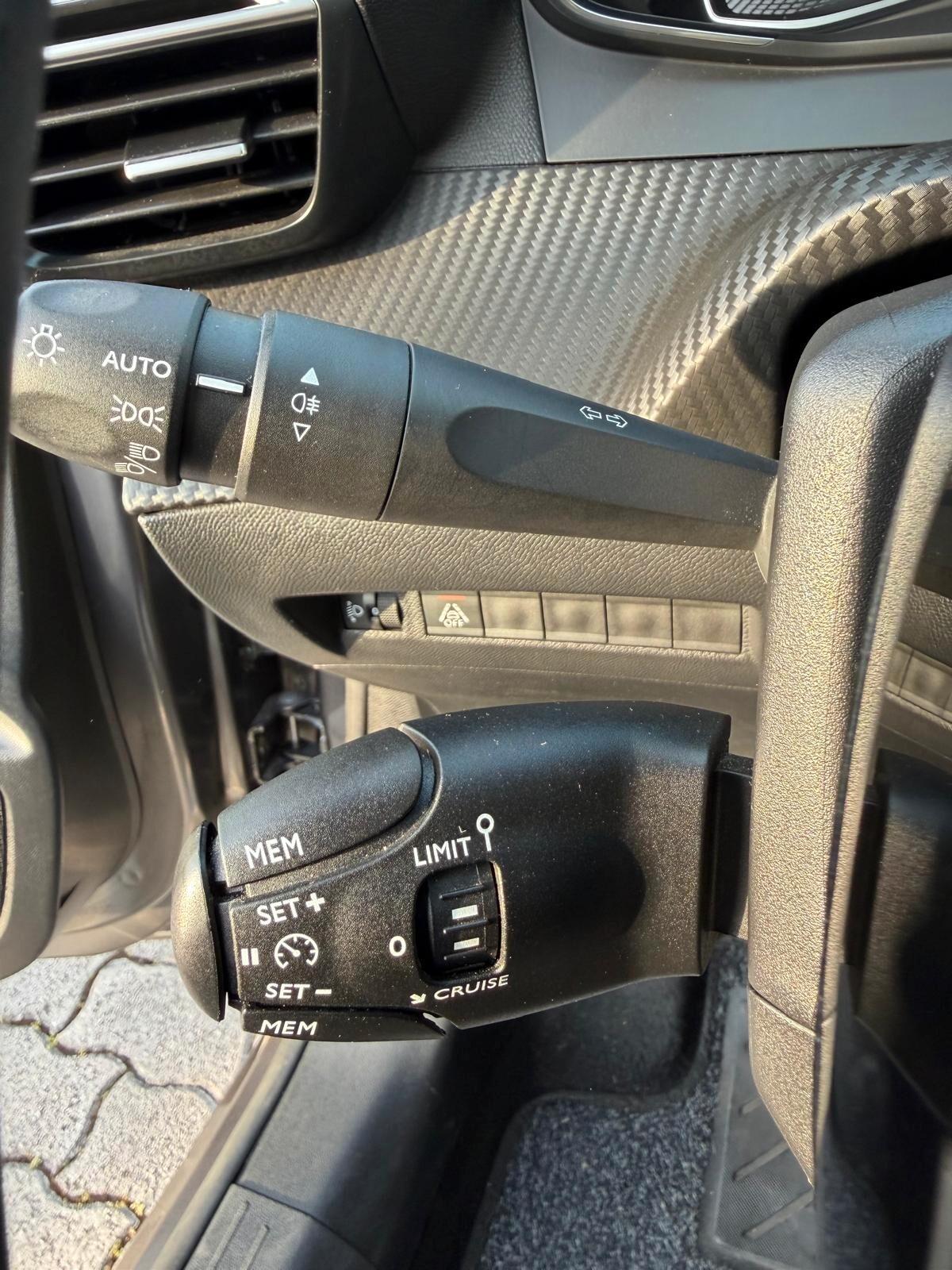 Peugeot 208 PureTech 75 Stop&Start 5 porte Like