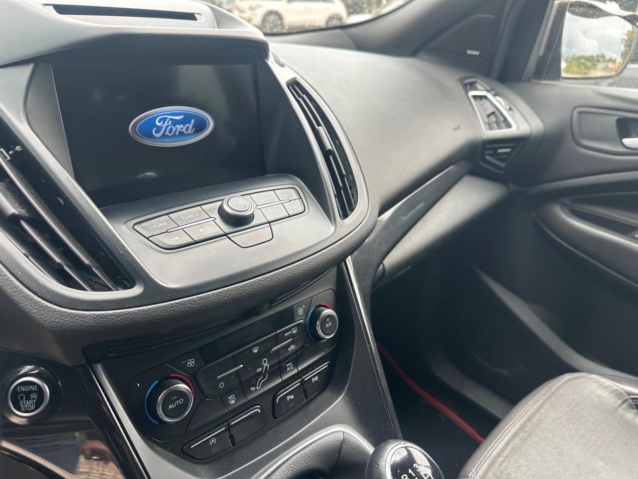 Ford Kuga 1.5 TDCI 120 CV S&S 2WD ST-Line