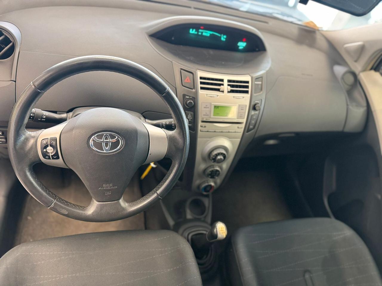 Toyota Yaris 1.0 3 porte Sol