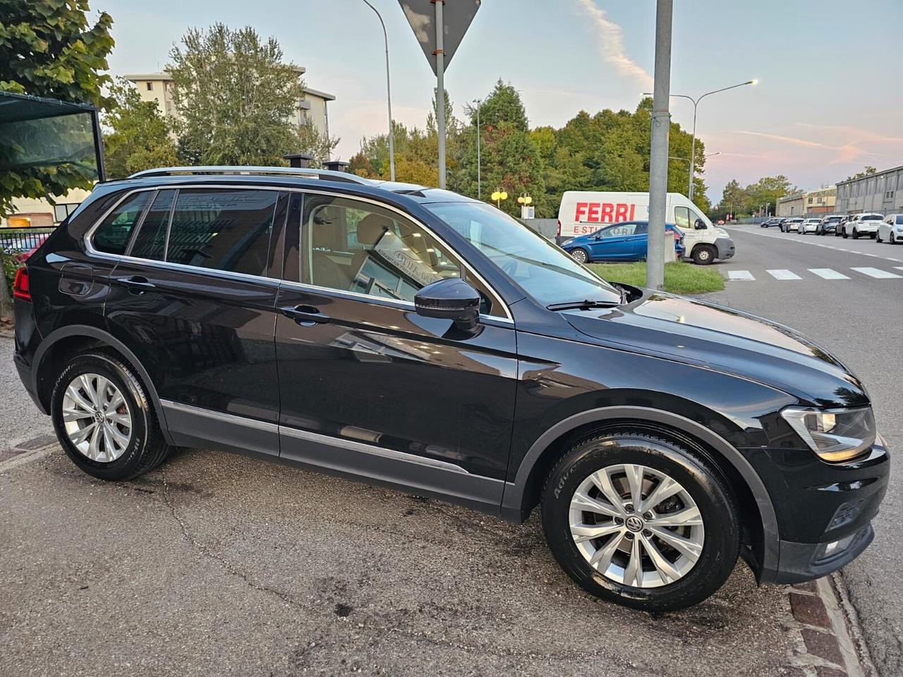 Volkswagen Tiguan 2.0 TDI 150cv DSG Style*Navi*Pdc*Euro6*