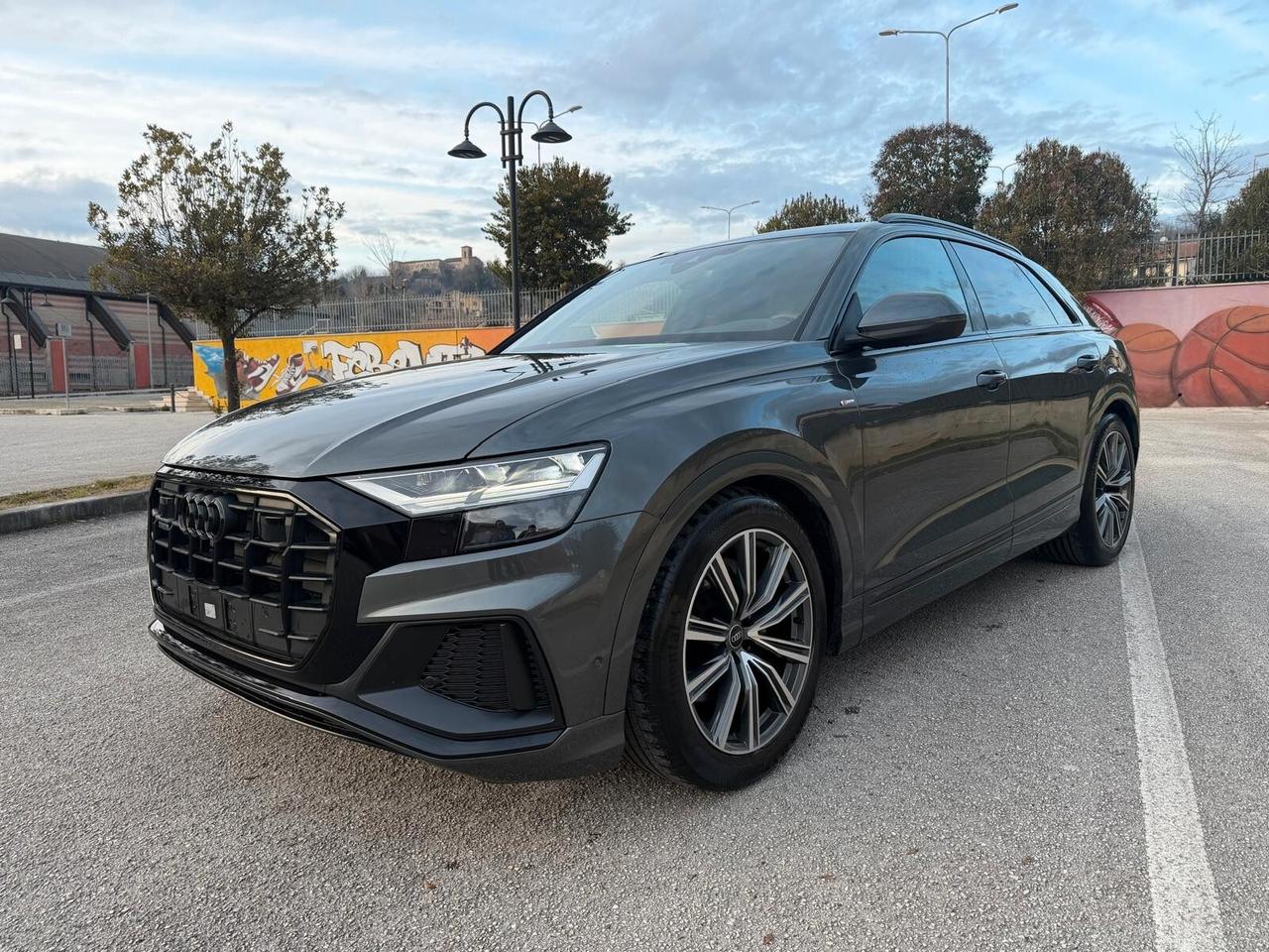 Audi Q8/50 TDI/286 CV/QUATTRO/SLINE/C-AUT/NAVI/PDC/TEL-POST/CERCHI21/V.PRIV/CLIMA 4 ZONE/SOFT CLOSE!!