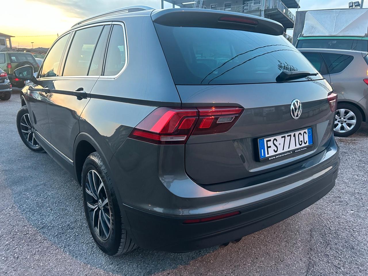 Volkswagen Tiguan 2.0 TDI SCR DSG Business Sport BlueMotion Technology
