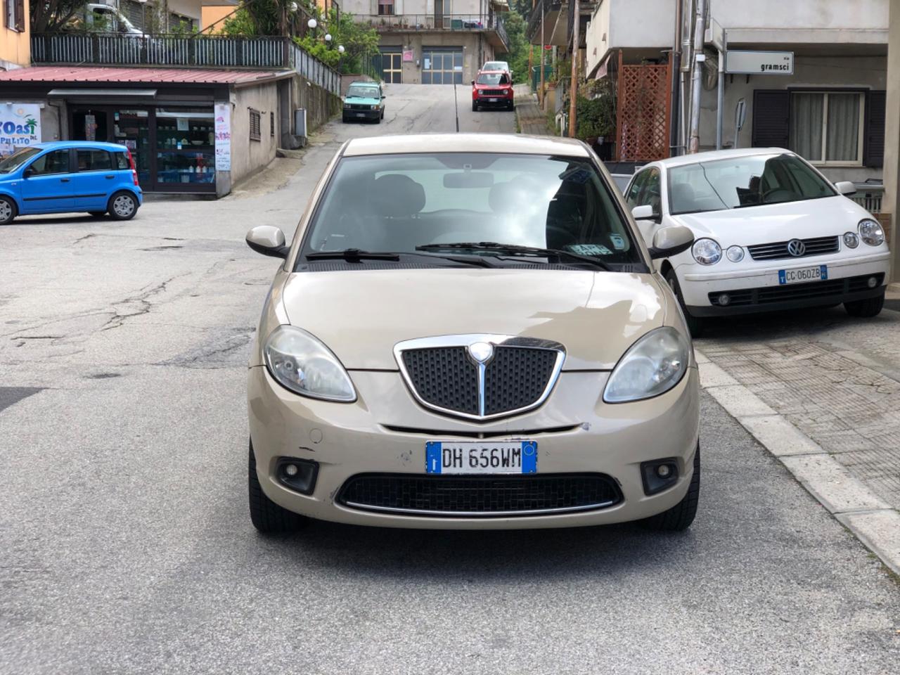 Lancia Ypsilon 1.2 Oro Bianco