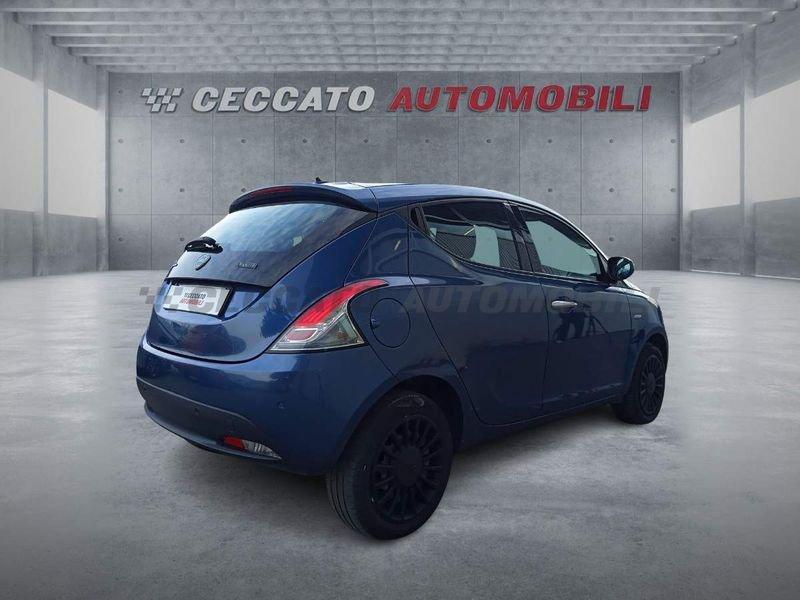 Lancia Ypsilon Ypsilon 1.0 firefly hybrid Silver s&s 70cv 5p.ti