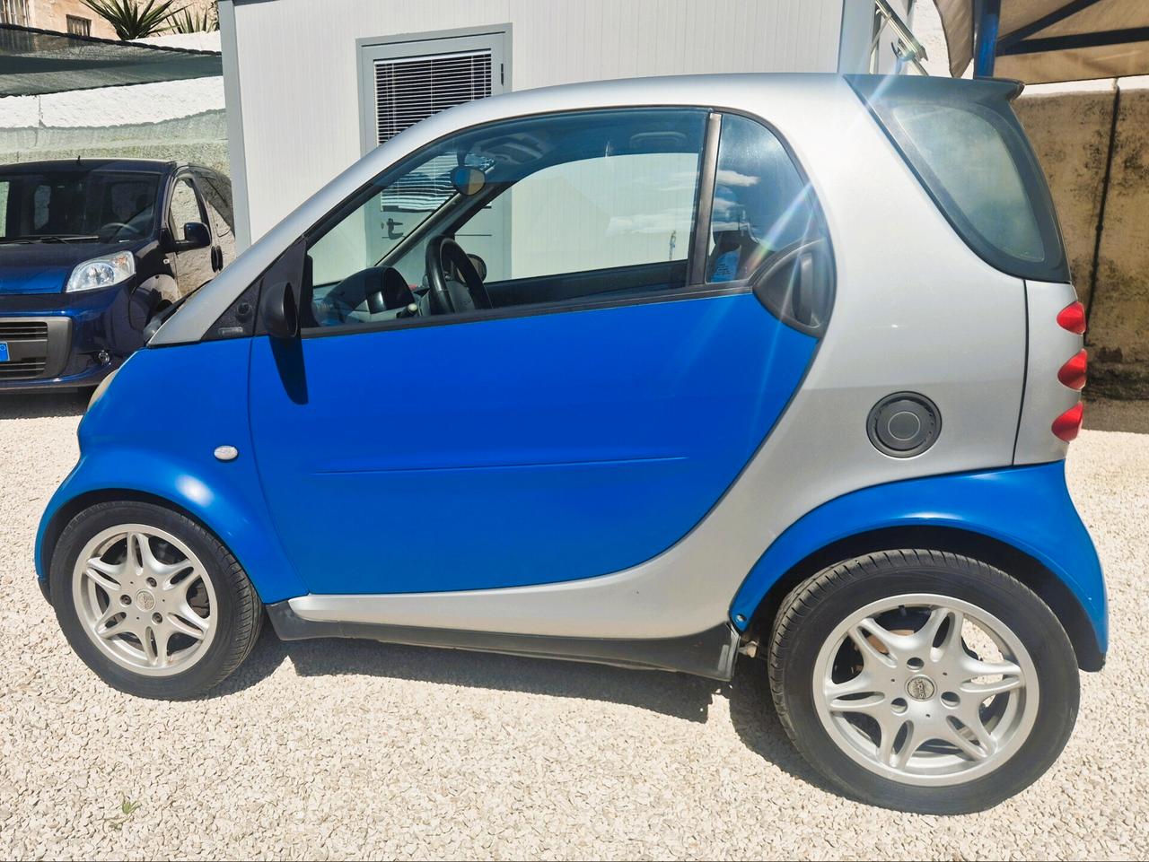 Smart ForTwo 700 coupé pure (37 kW)