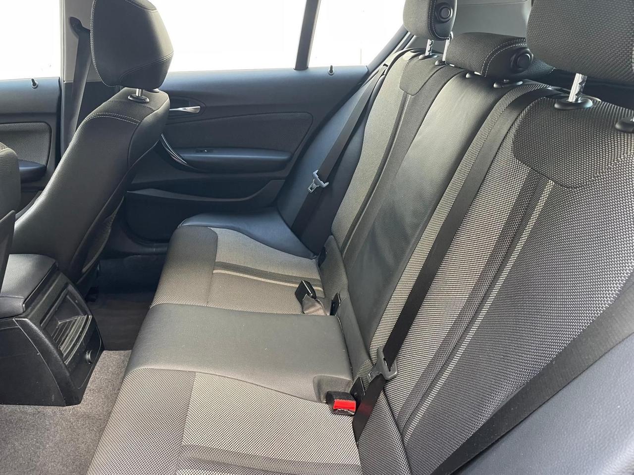 Bmw 116 116d 5p. Urban