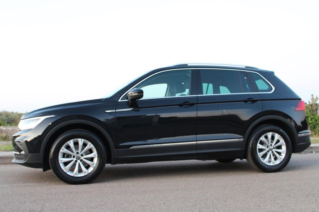 VOLKSWAGEN Tiguan 2.0 TDI 150CV DSG *LED *CARPLAY