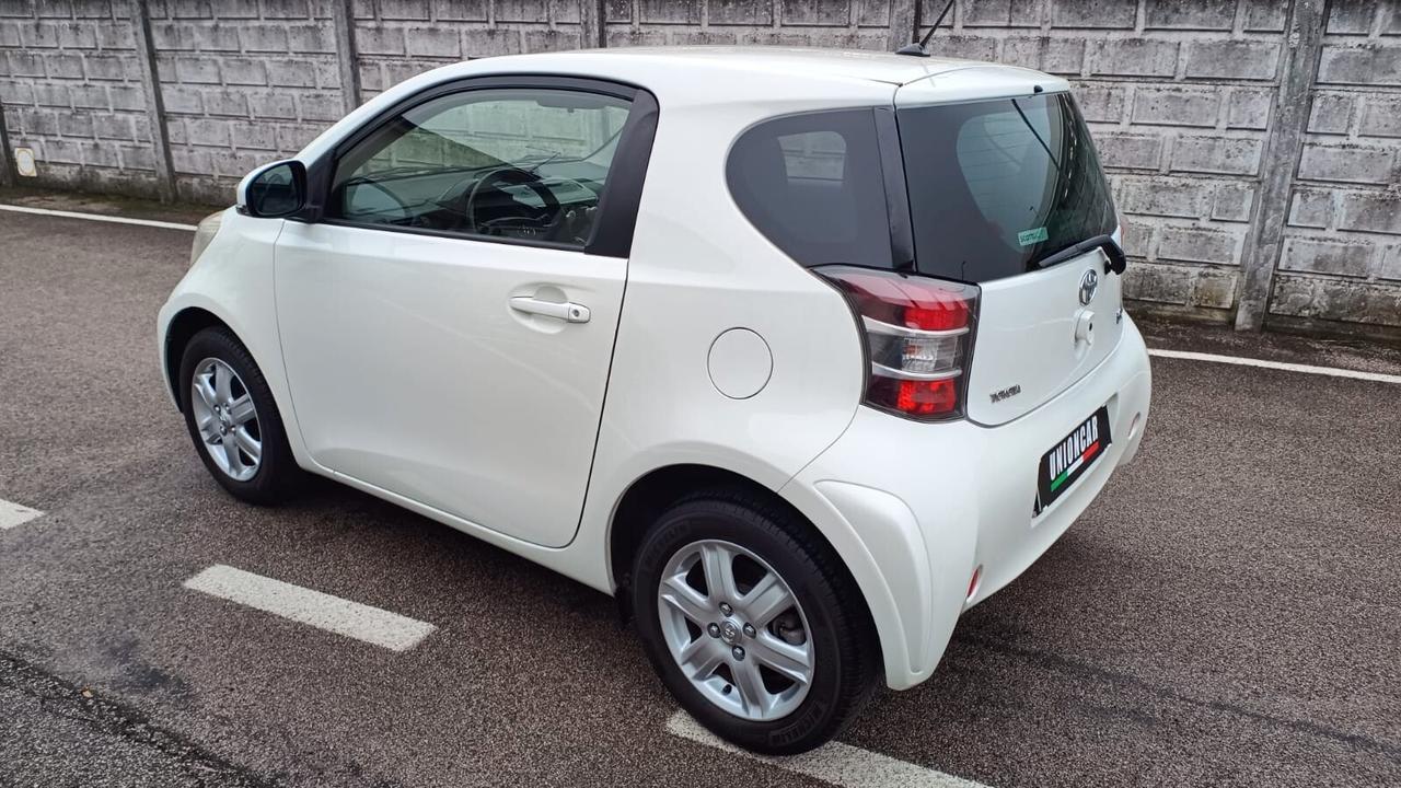 Toyota iQ 1.0 CVT Active