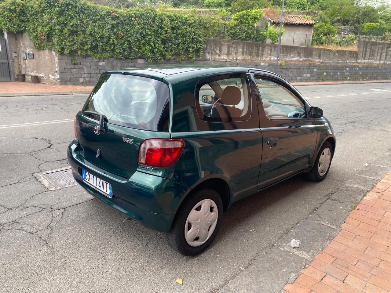 Toyota Yaris 1.0i 16V cat 3 porte Sol