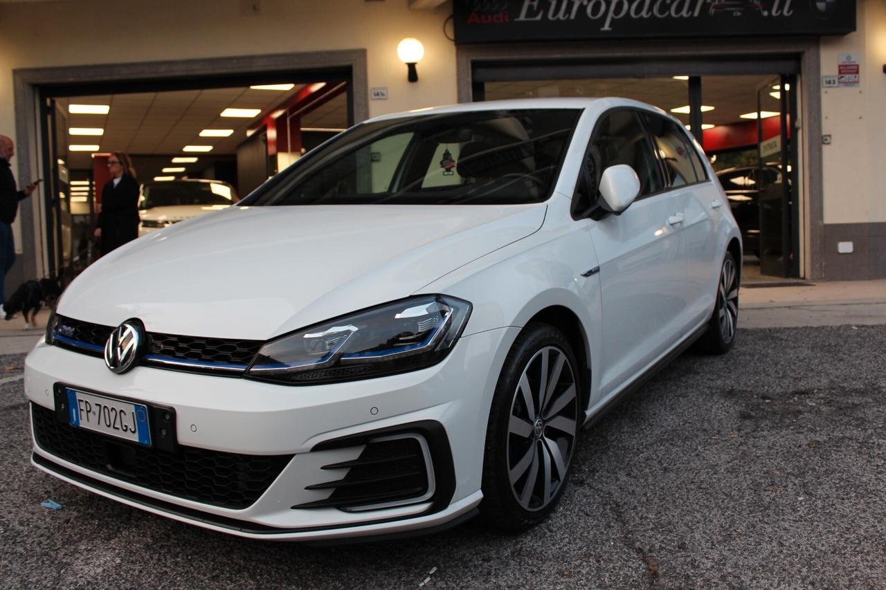 Volkswagen Golf GTE 150 CV