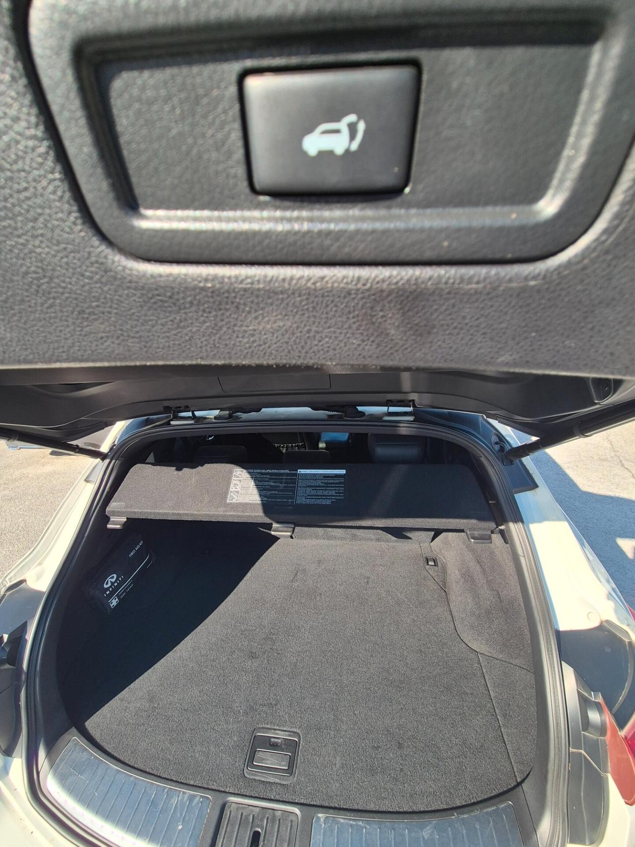 Infiniti QX70 3.0 diesel V6 AT S Premium