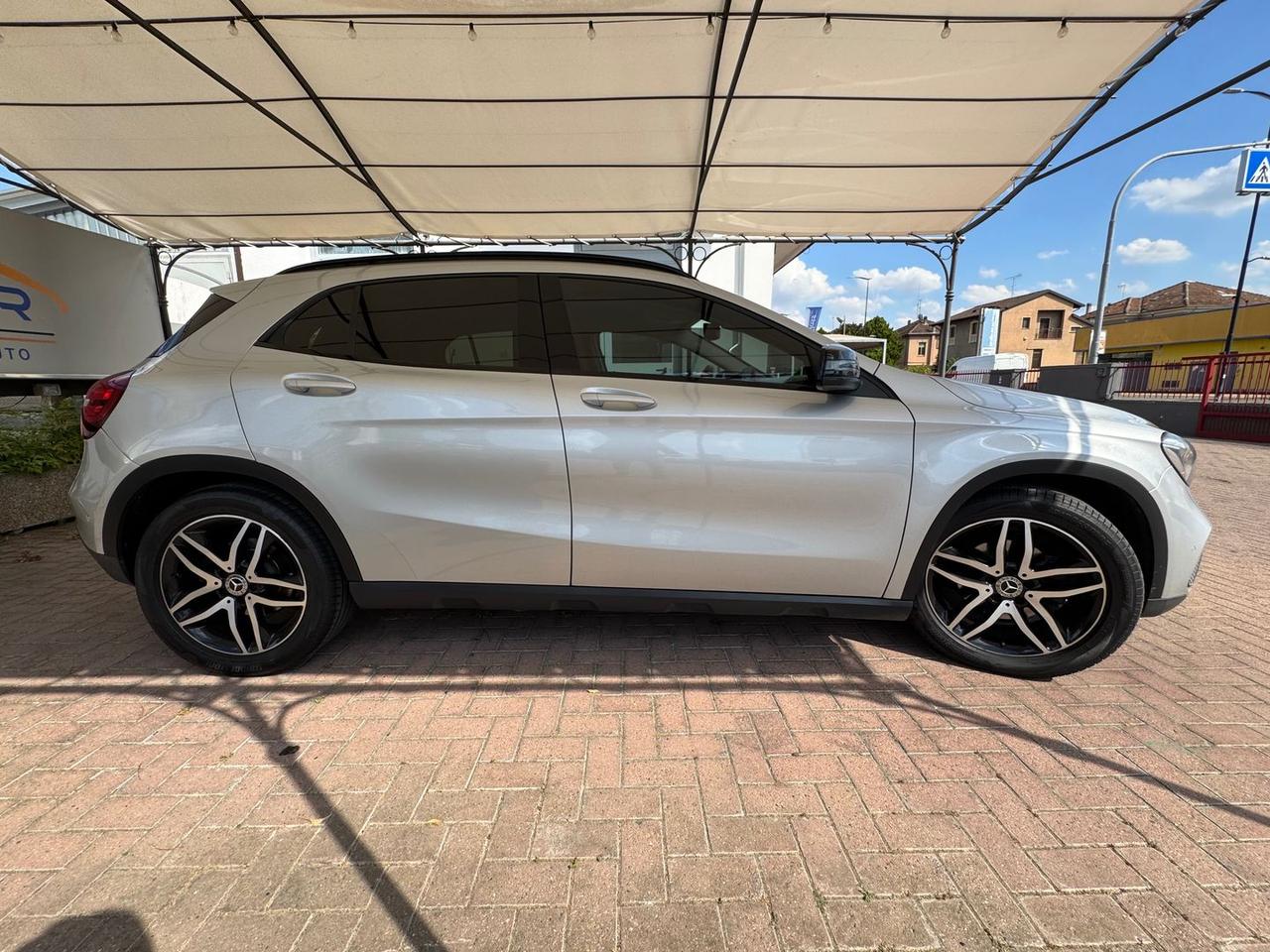 Mercedes-Benz GLA 220 Premium GLA 220 D #6418