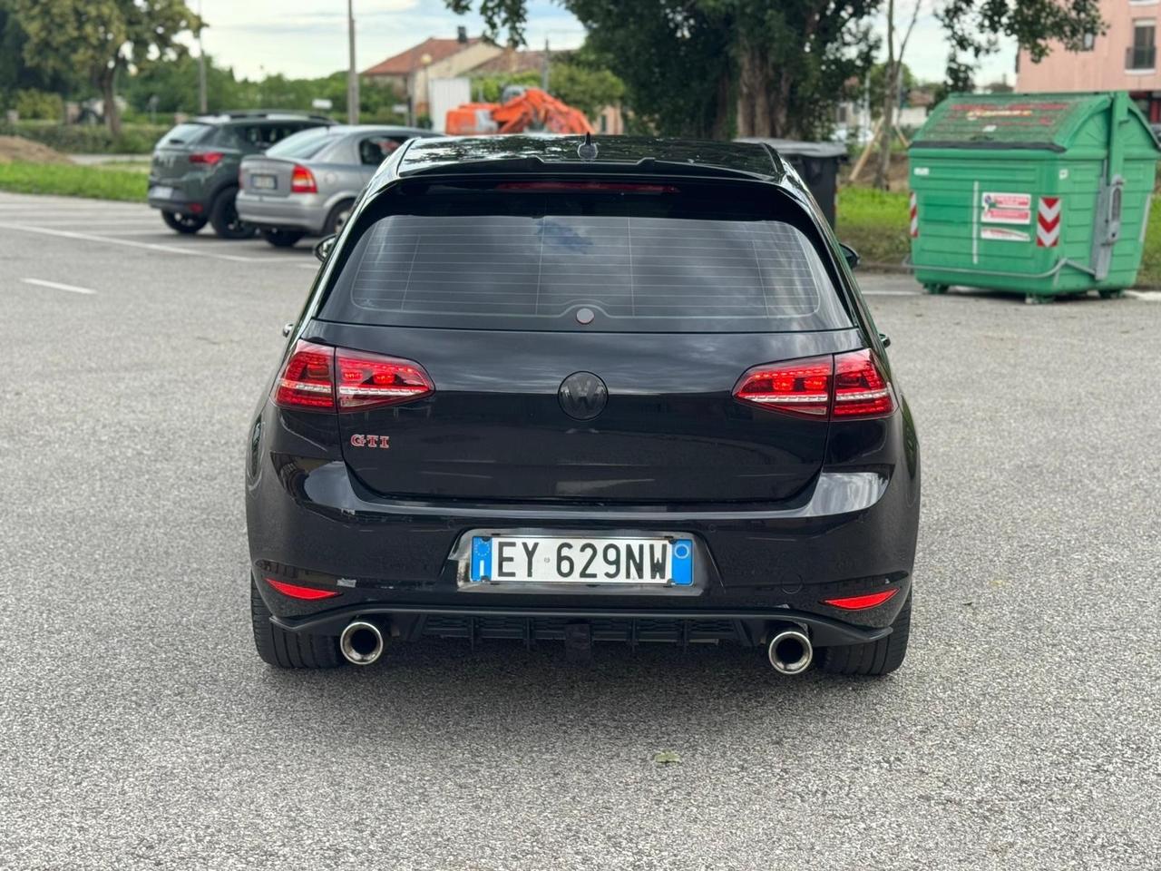 Volkswagen Golf GTI Performance 2.0 TSI 230cv