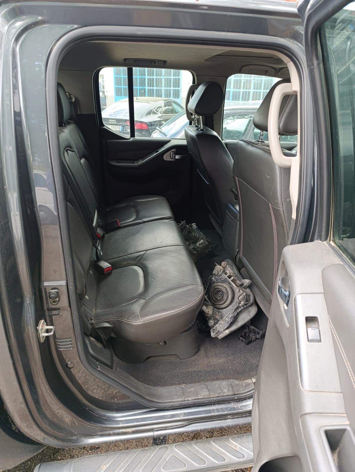 Nissan Navara 3.0 dCi 4 porte Double Cab LE V6