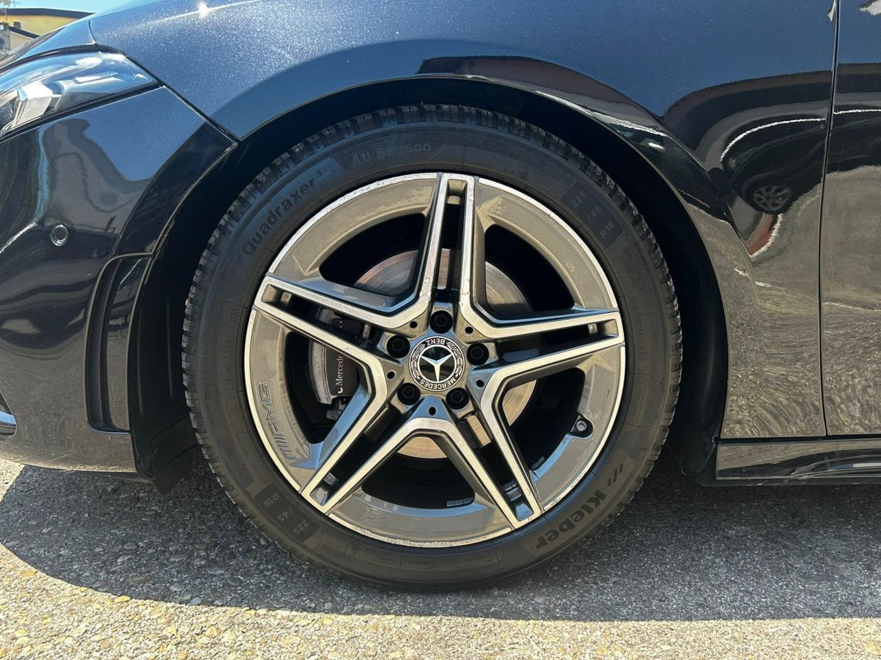 Mercedes-Benz A 180 Premium AMG