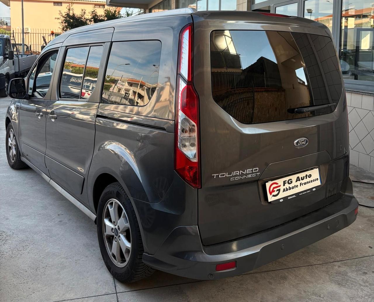 Ford Tourneo Connect Connect7 1.5 TDCi 120 CV Titanium 2016