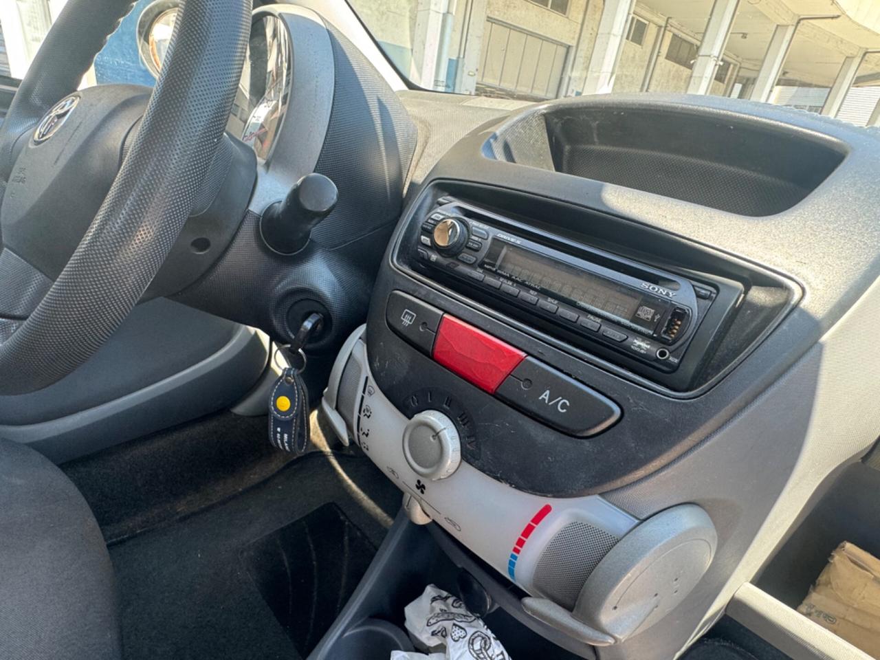 Toyota Aygo 1.0 12V VVT-i 3 porte 2011