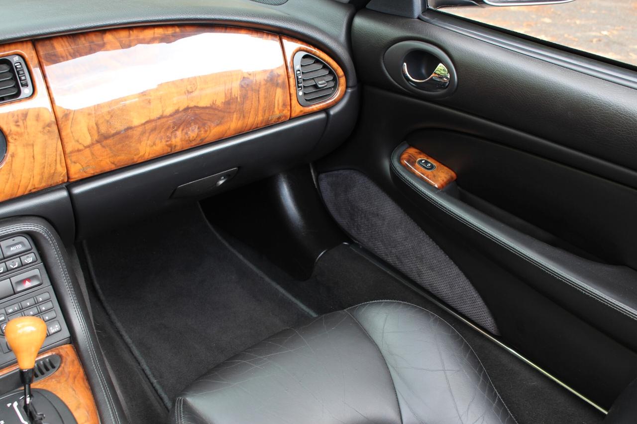 Jaguar XK * Sapphire Blue* Service completo*