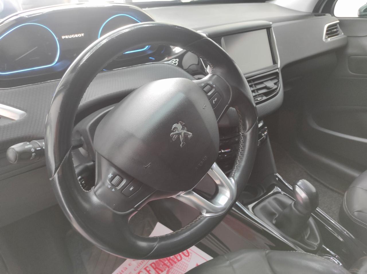 Peugeot 2008 BlueHDi TettoPa SensNavLegaPelle