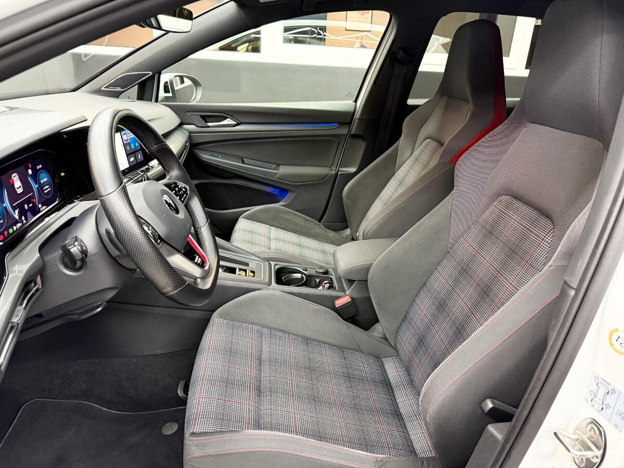 Volkswagen Golf 8 GTI 2.0 TSI 245CV
