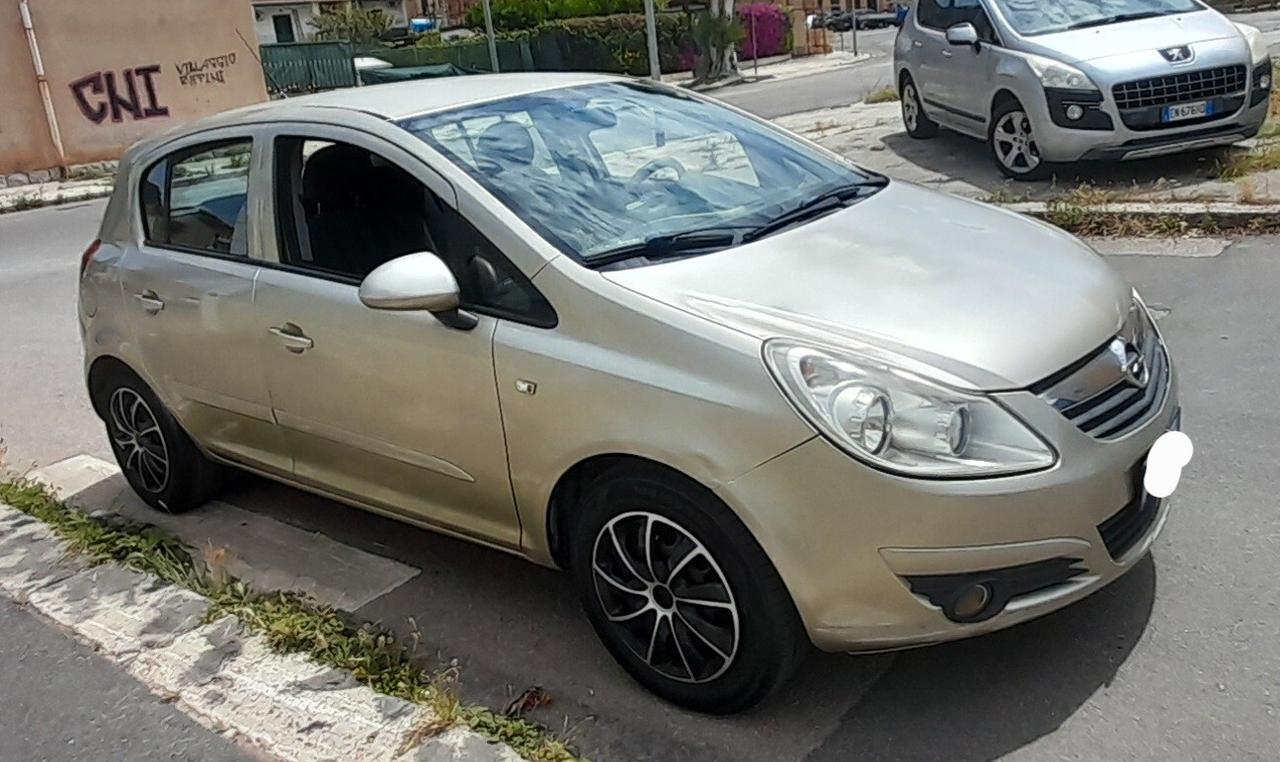 Opel Corsa 1.2 5 porte Club
