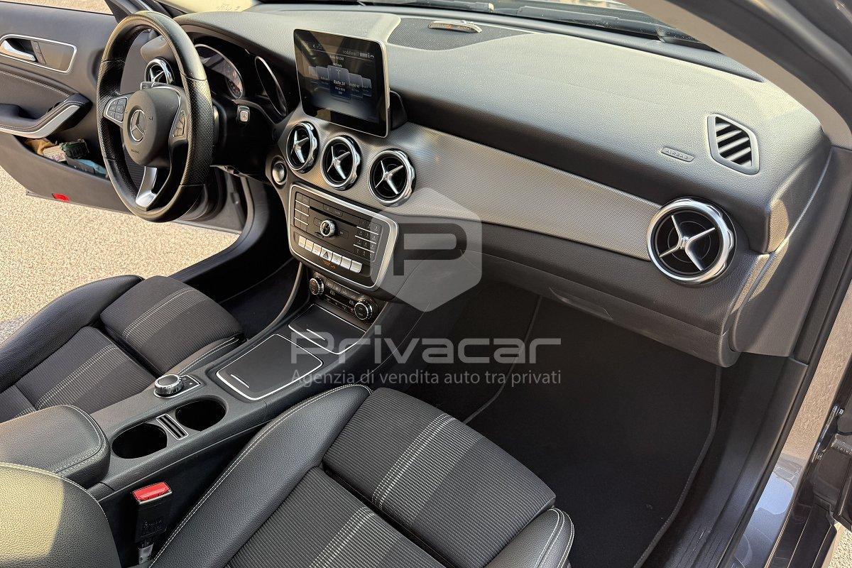 MERCEDES GLA 180 Sport