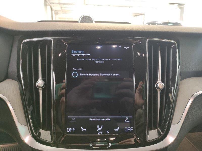 VOLVO V60 (2018-->) - V60 D3 AWD Geartronic Business