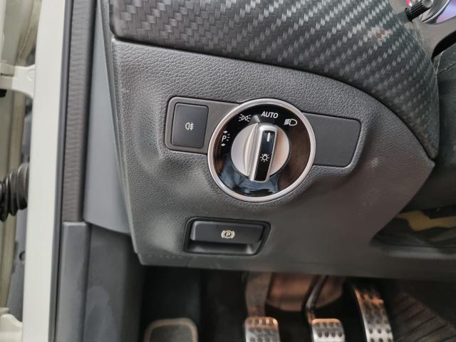 MERCEDES-BENZ A 180 Premium