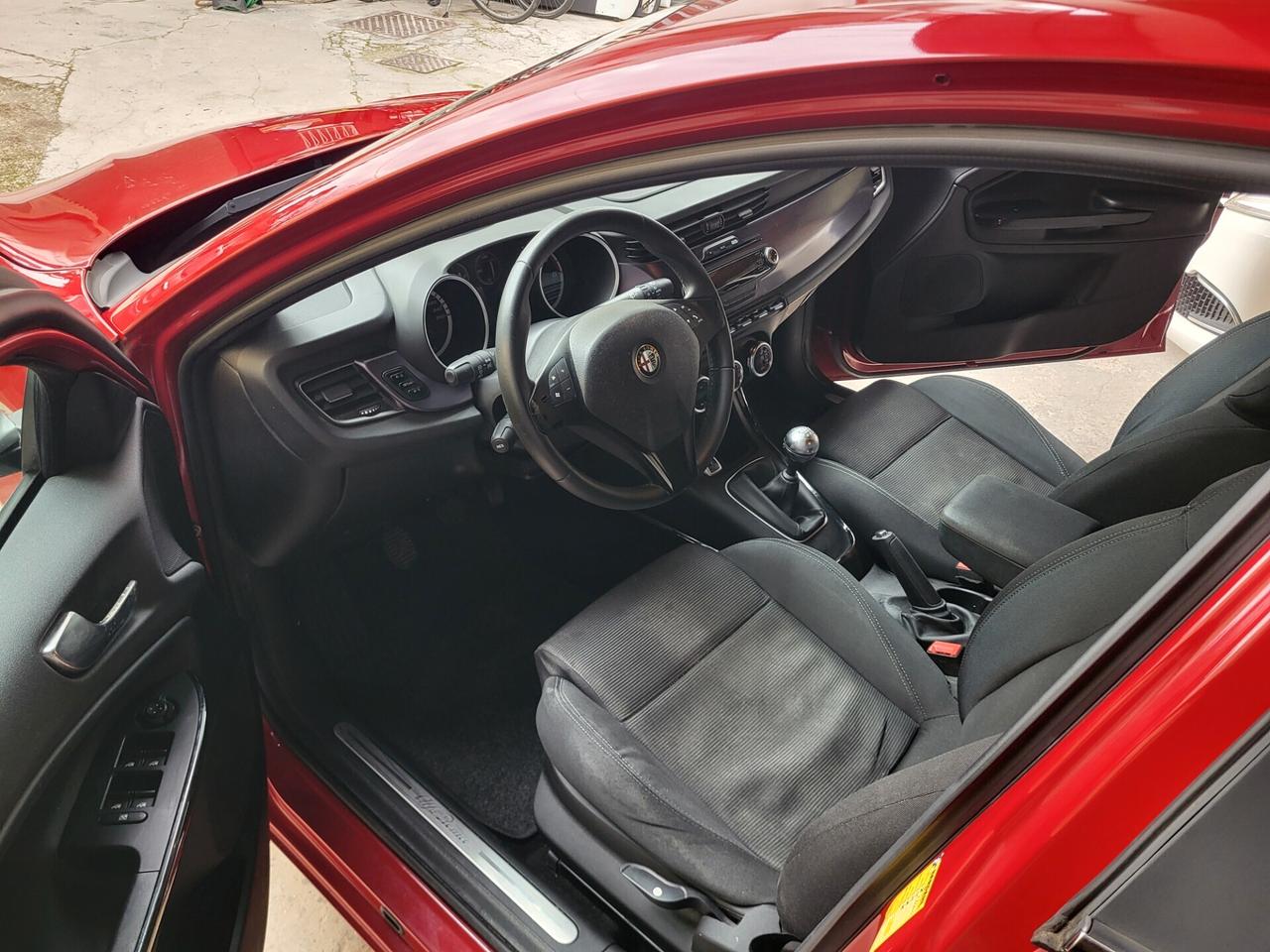 Alfa Romeo Giulietta 1.6 JTDm-2 105 CV Distinctive