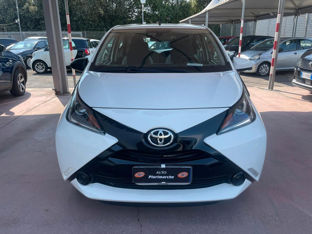 Toyota Aygo cerchi in lega automatica