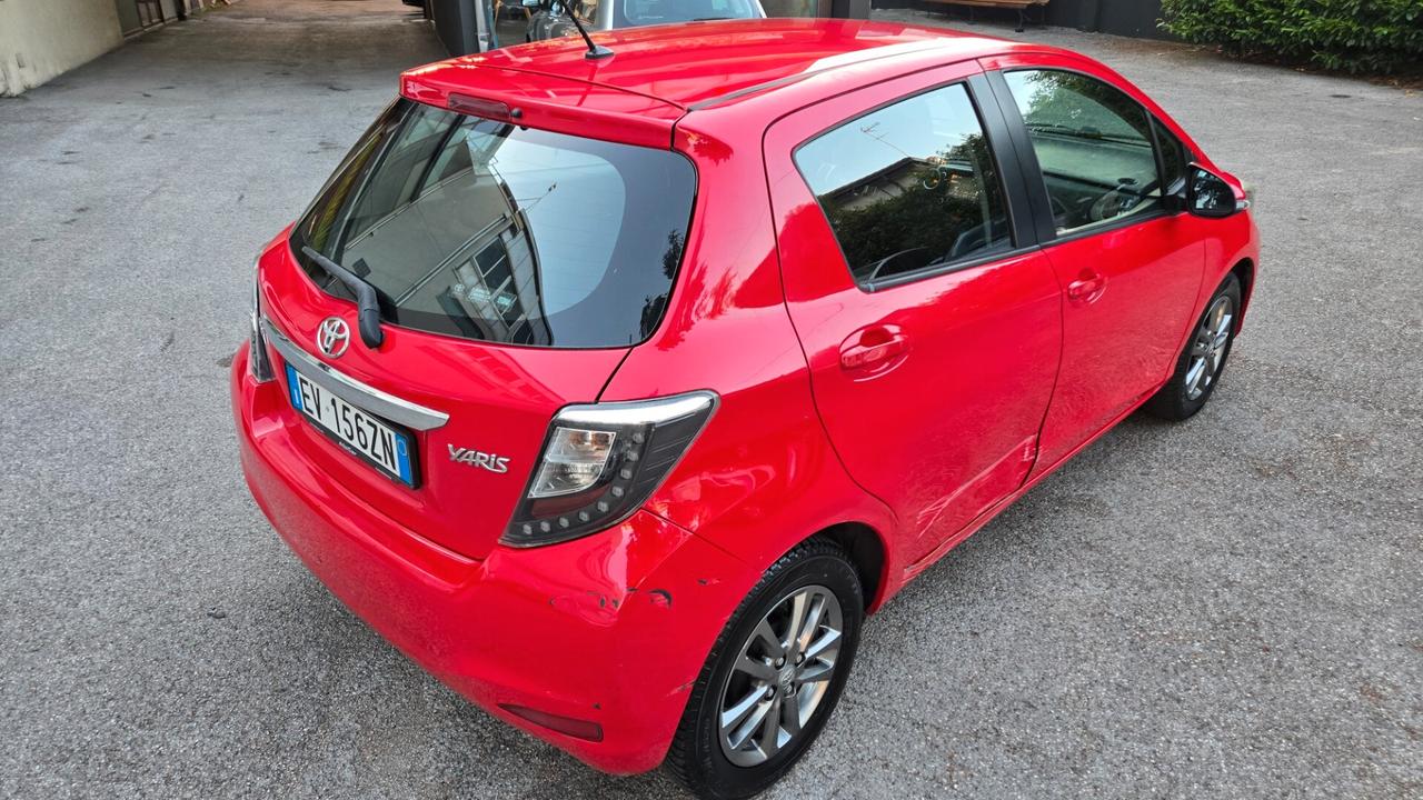 Toyota Yaris 1.0 5 porte Lounge