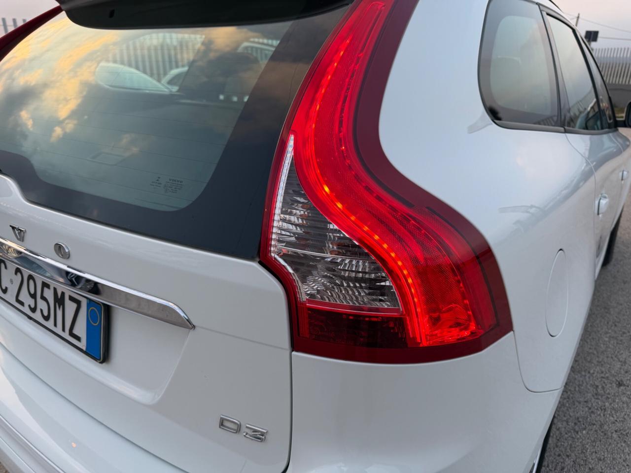 VOLVO XC60 2.0D D3 150CV GEARTRONIC FUL LED MY16