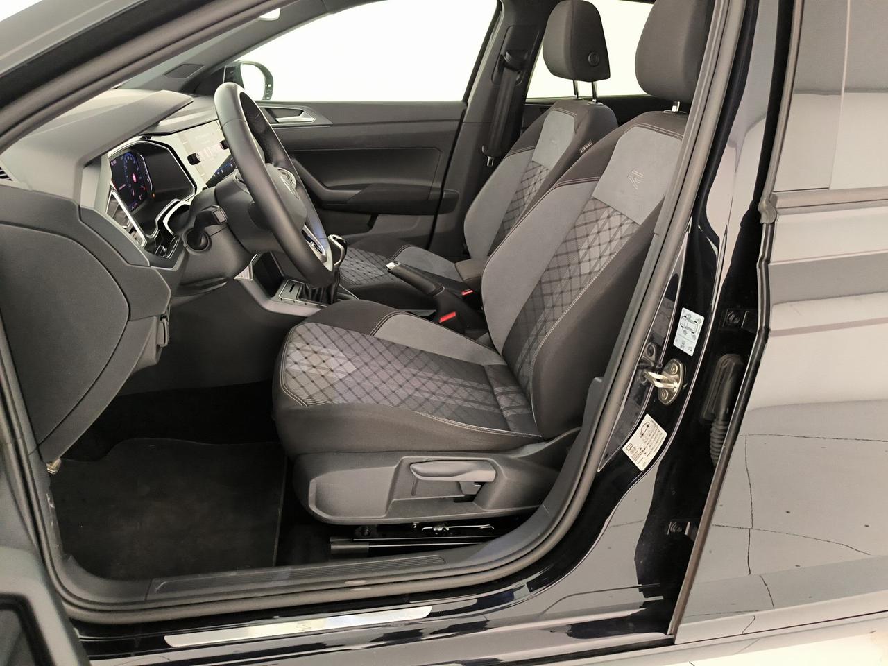 Volkswagen Taigo 1.0 tsi r-line 115cv