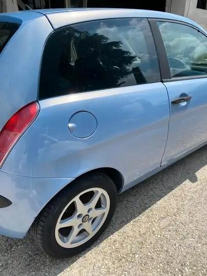 Lancia Ypsilon 1.2 8v Argento