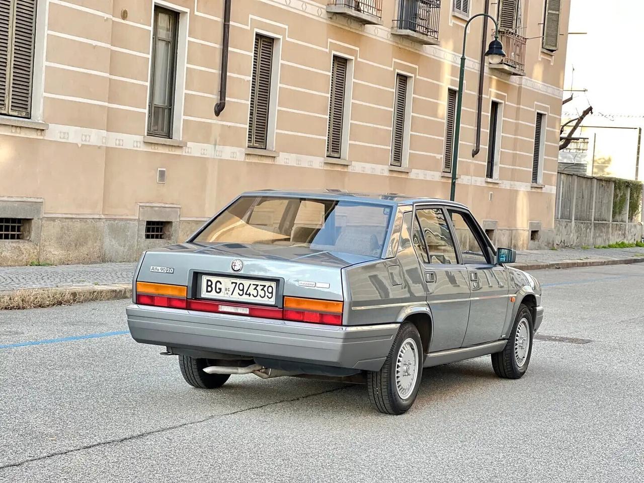 Alfa Romeo 90 2.0 Iniezione