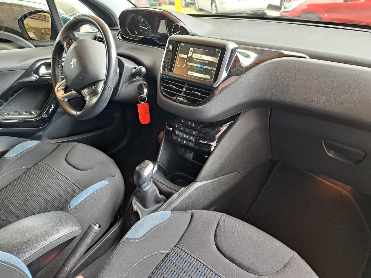 Peugeot 208 1.4 HDi 68 CV 5 porte Allure