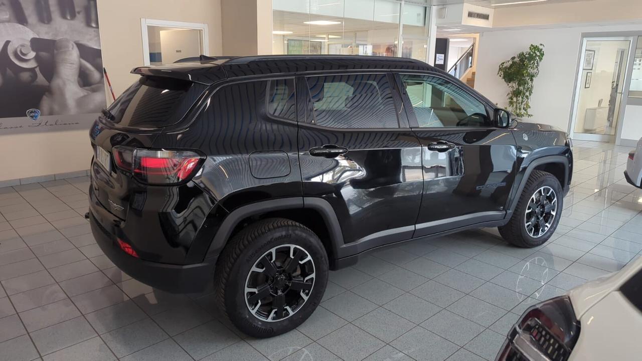 Jeep Compass 1.3 Turbo T4 240 CV PHEV AT6 4xe Trailhawk