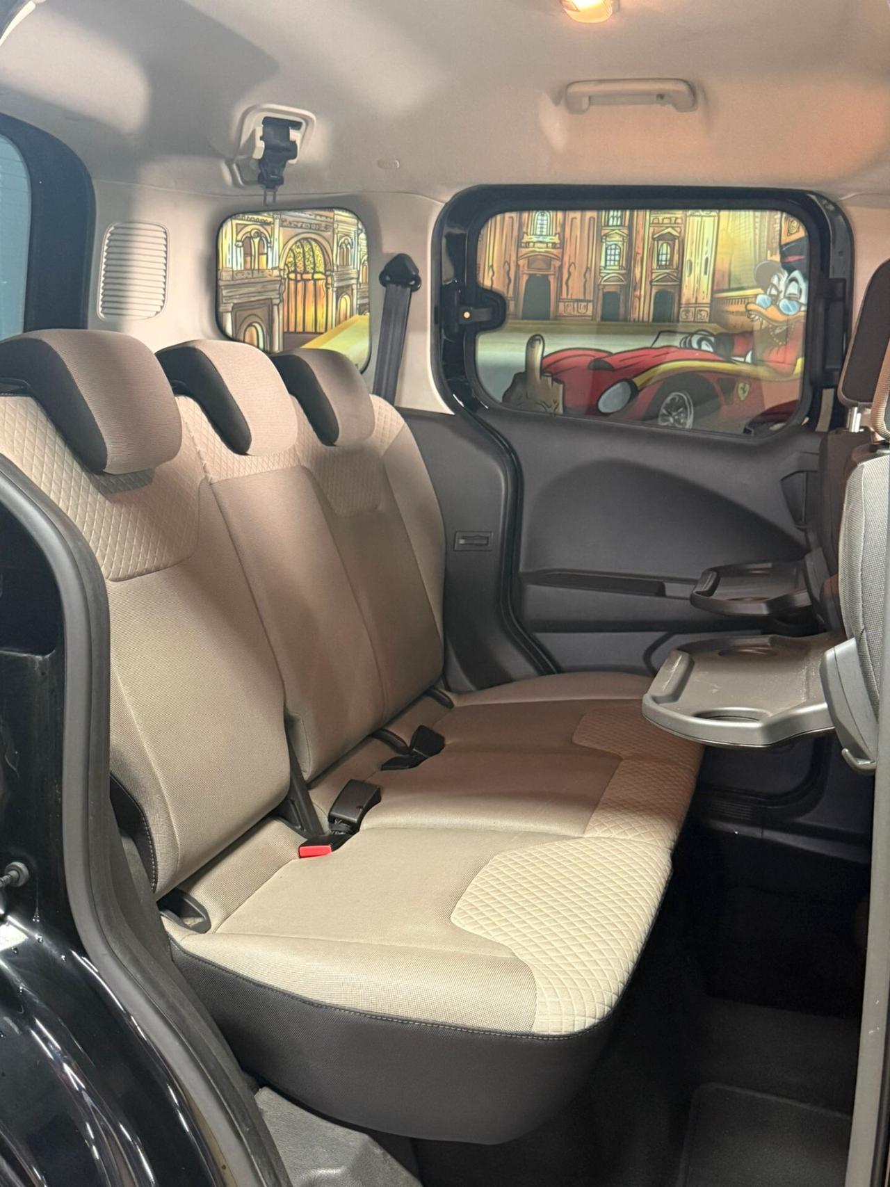 TOURNEO COURIER 5POSTI DISTRIBUZIONE NUOVA