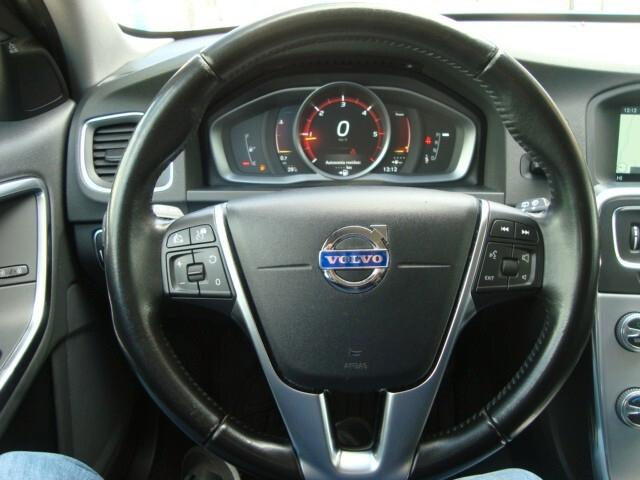 Volvo V60 Cross Country D3 Geartronic Summum