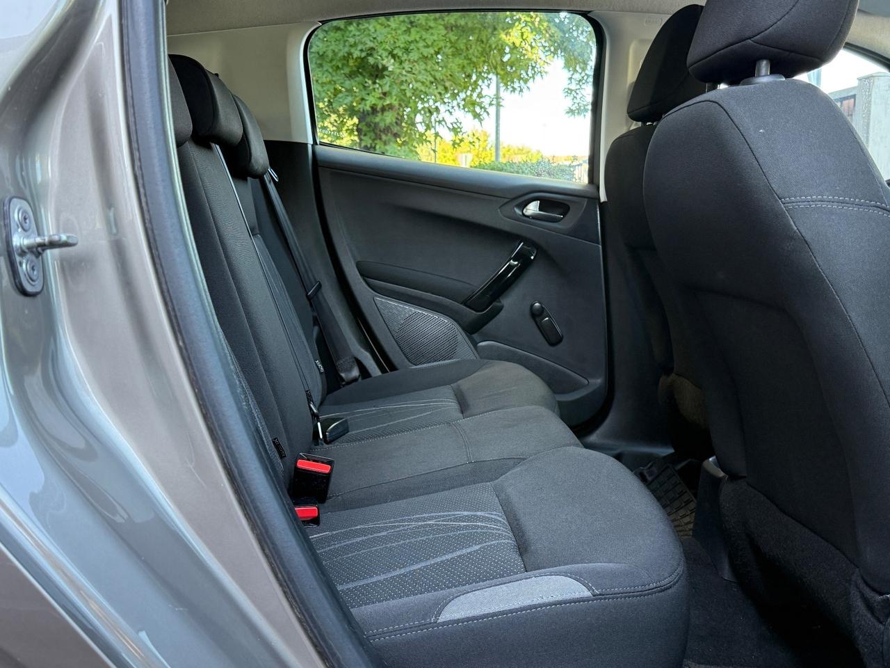 Peugeot 208 1.4 HDi 68 CV 5 porte Allure