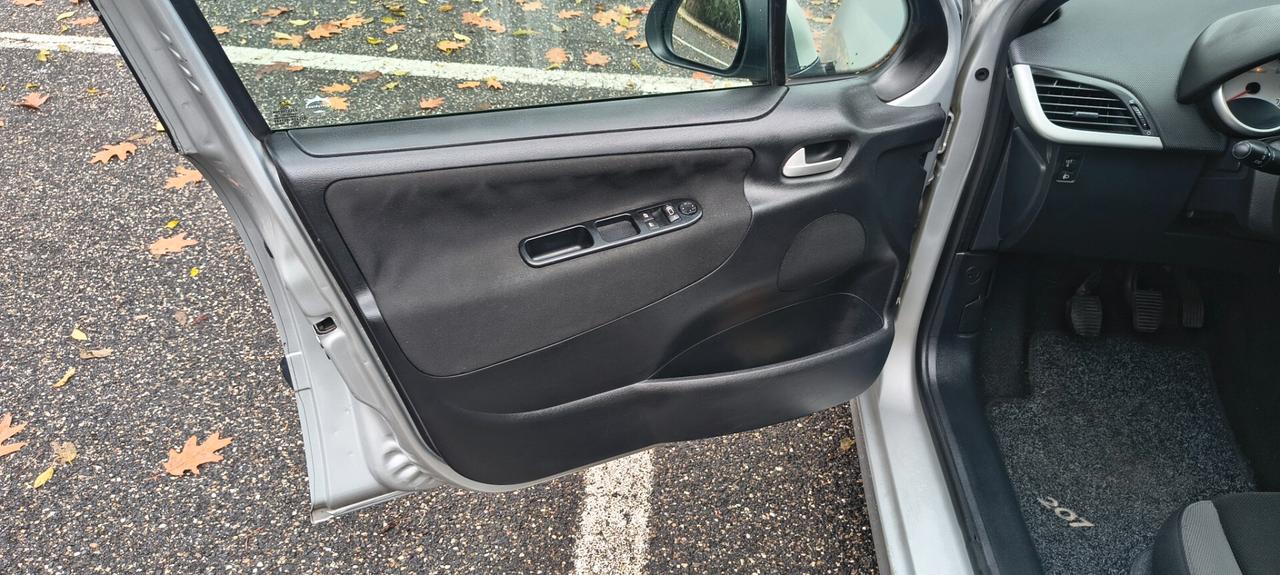 Peugeot 207 1.4 VTi 95CV 5p. X Line