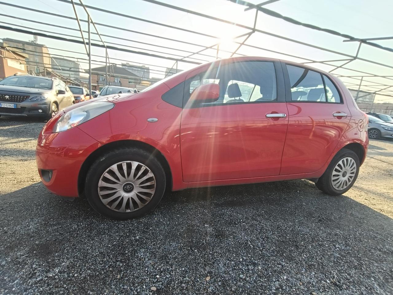 Toyota Yaris 1.0 5 porte