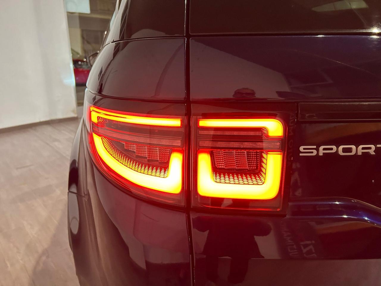 Land Rover Discovery Sport 2.0 TD4 163 CV IBRIDA 7 POSTI