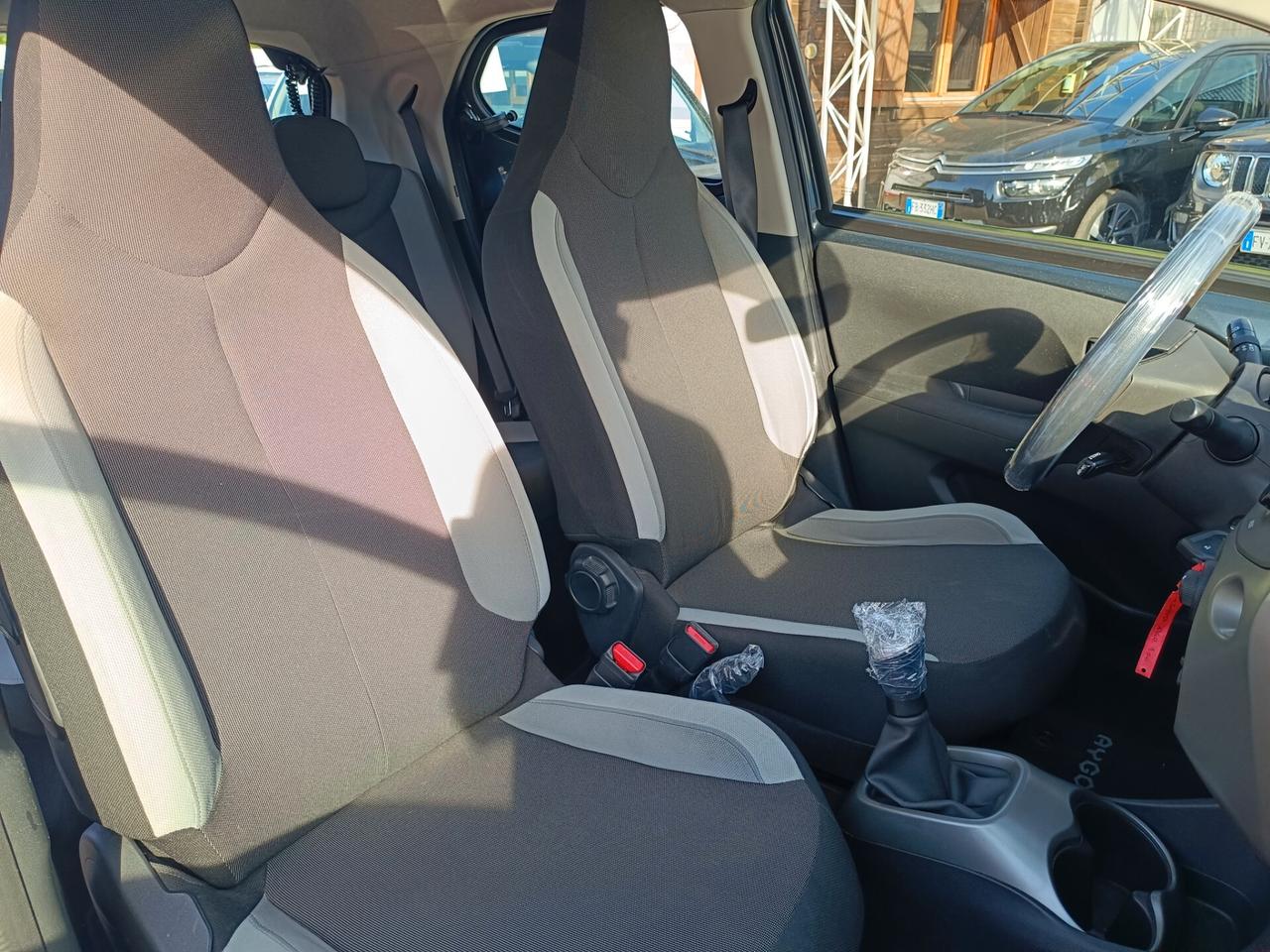 Toyota Aygo 1.0 VVT-i 69 CV 5 porte x-play