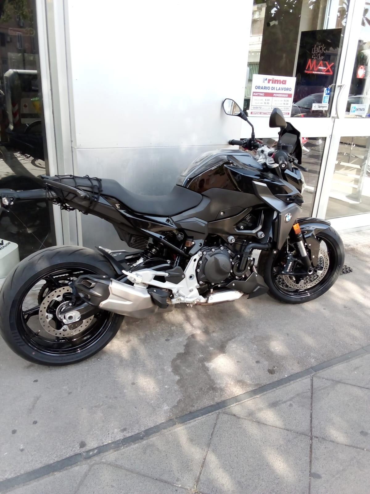 Bmw F 900 R triple black