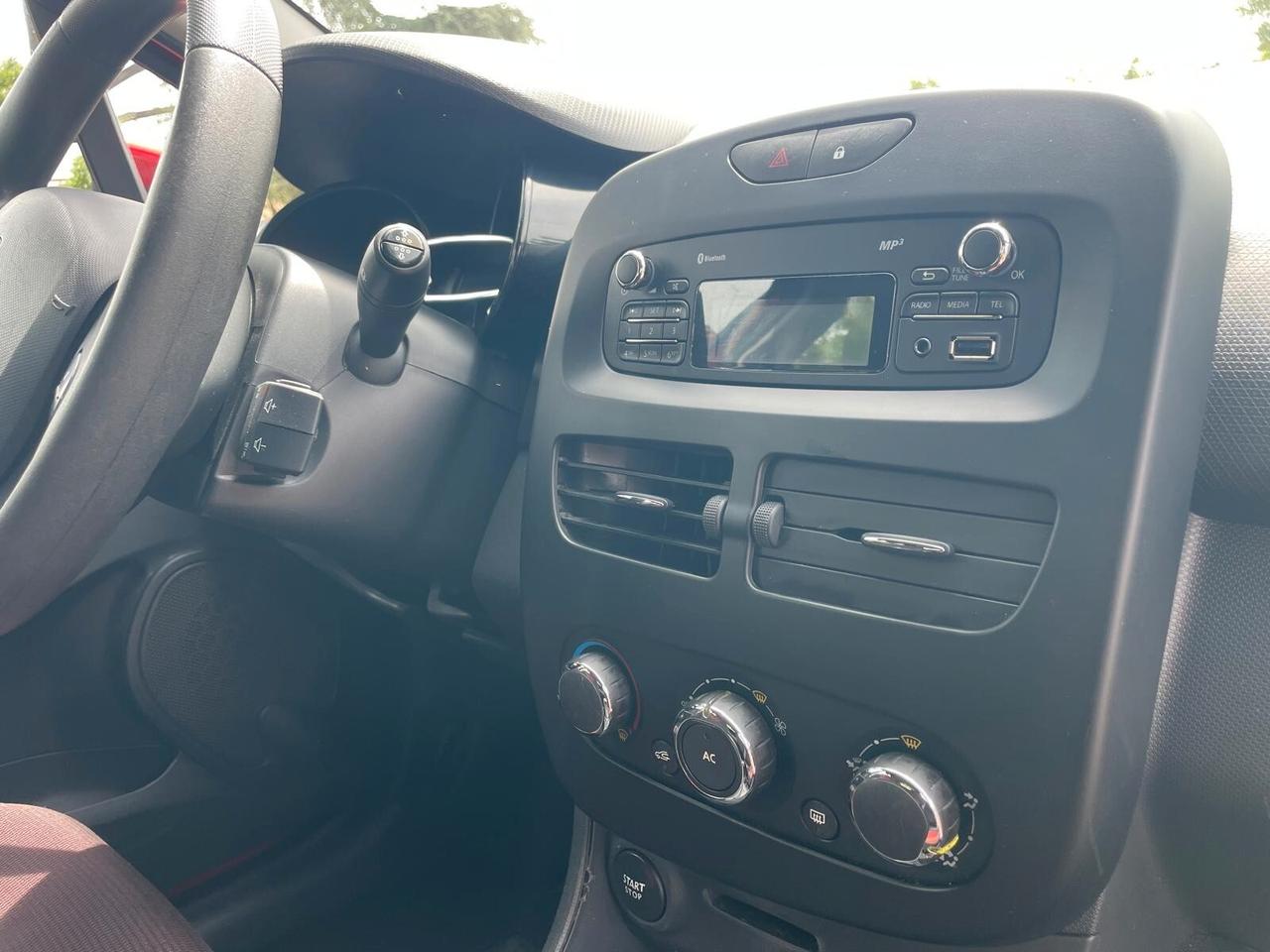 Renault Clio 1.2 75CV GPL 5 porte Costume National