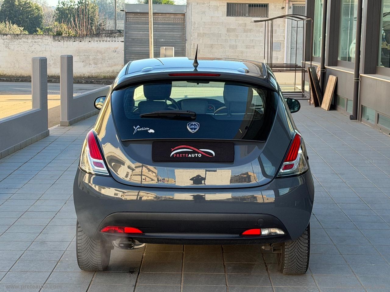 LANCIA Ypsilon 1.2 69 CV 5p. Silver