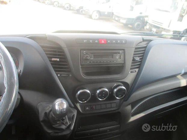 Iveco Daily 35C12 2.3 120CV E6 DOPPIA CABINA 7P RI