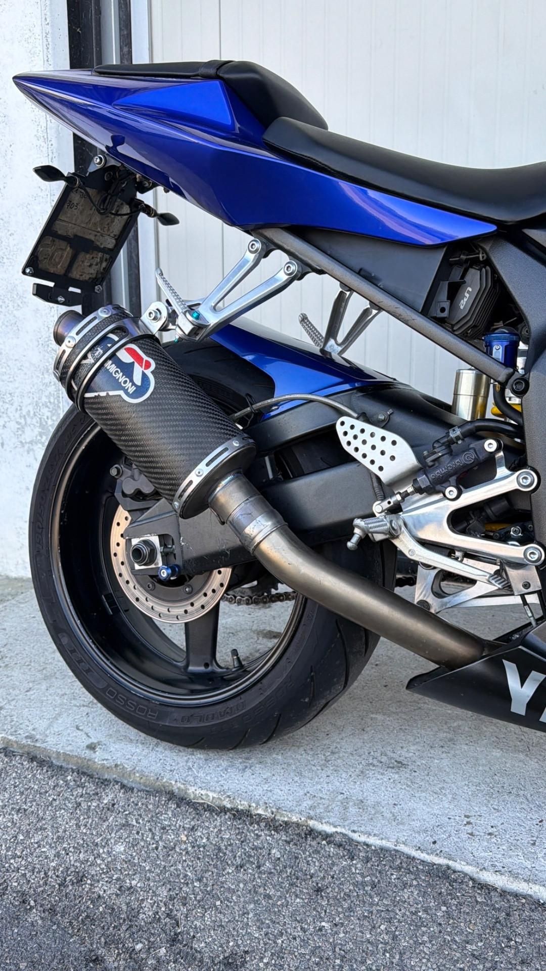 Yamaha YZF R1
