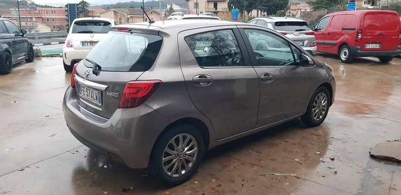 Toyota Yaris 1.0 Mpi 69cv Lounge " SOLO 36.000 KM "